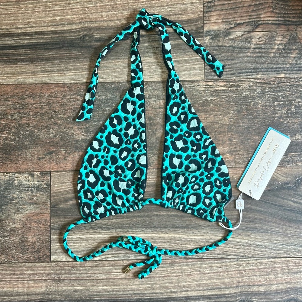Beach Bunny Lex bikini top with a teal and black leopard print size small